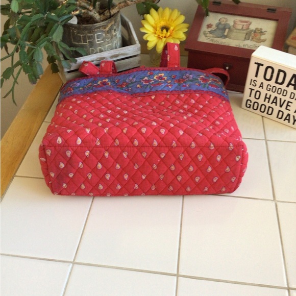 Quilted Paisley Red Floral Tote - Picture 6 of 7